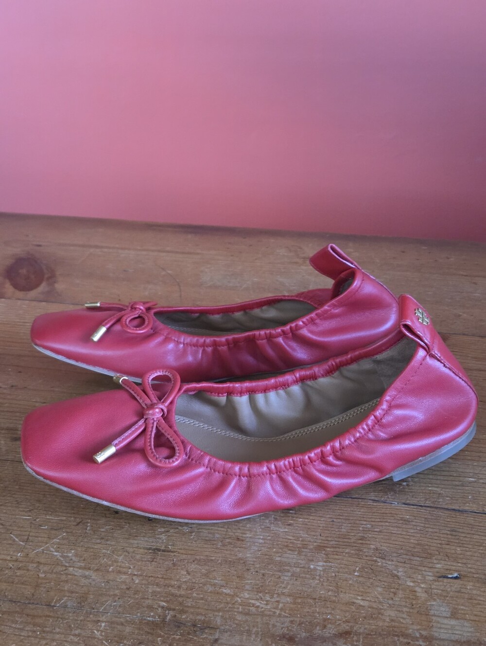 Tory Burch Red Leather Ballet Flats Square Toe Size 8M Bow Elasticated Gold Logo - Picture 3 of 16